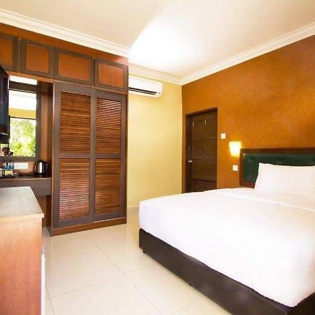 New Kesuma Villa Exclusive Stay Parit Raja Bagian luar foto