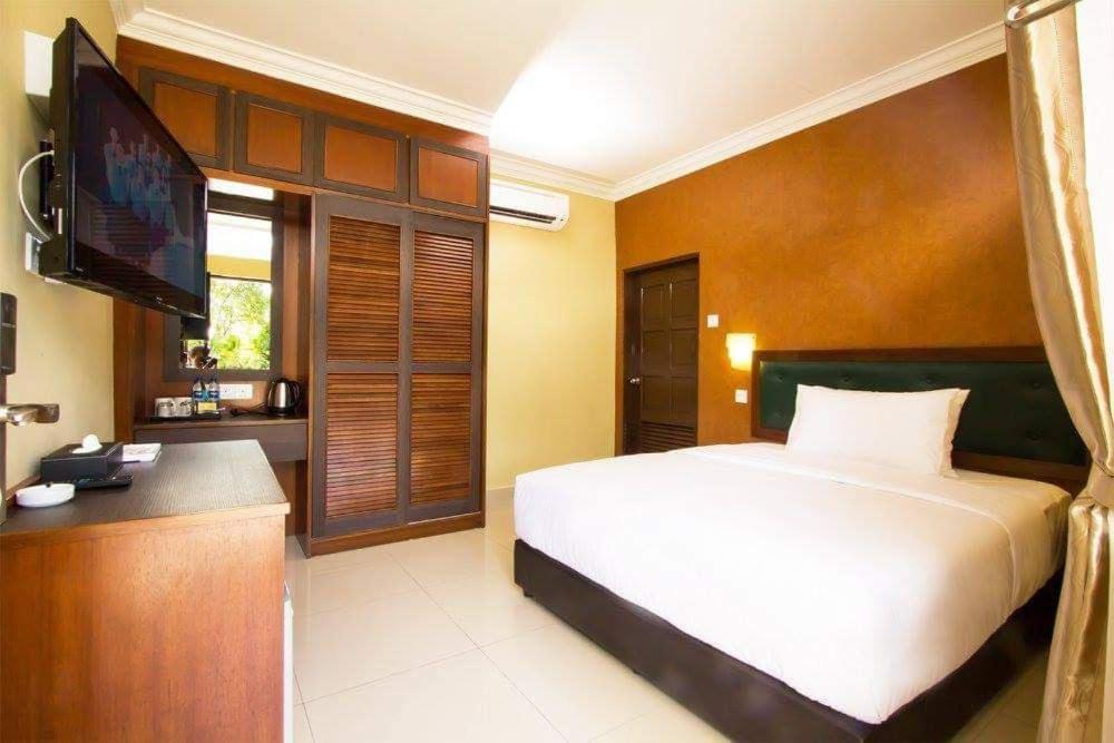 New Kesuma Villa Exclusive Stay Parit Raja Bagian luar foto