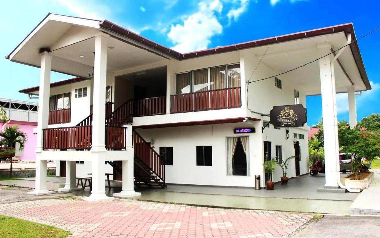 New Kesuma Villa Exclusive Stay Parit Raja Bagian luar foto